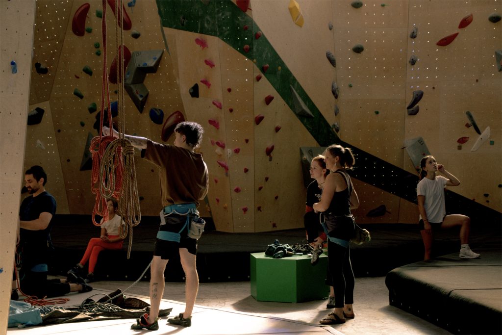 Riki Bloc personnes qui font de l'escalade traditionnelle 4x6