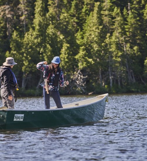 pêcheurs dans une chaloupe &ndash; Réserve faunique de Rimouski