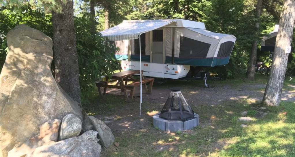 Camping Rimouski Tente-roulotte Crédit photo Camping Rimouski Camping Rimouski Tente-roulotte Crédit photo Camping Rimouski