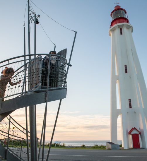 Phare de Pointe-au-Père et tour Site historique maritime de la Pointe-au-PèreCrédit SHMP – Pointe-au-Père Lighthouse National Historic Site